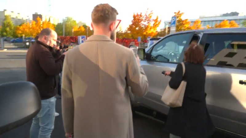 Horké chvíle Motoristů po hovoru u Babiše: Srabe, spílala žena Turkovi a dobývala se mu do auta