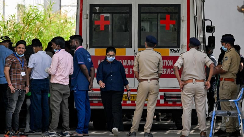 Tragická srážka autobusu s motocyklem na jihu Indie. V plamenech uhořelo nejméně 20 lidí