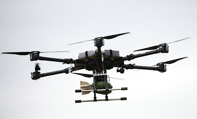 Dron letěl i na Moskvu. Rusko tvrdí, že v noci zlikvidovalo 17 ukrajinských dronů