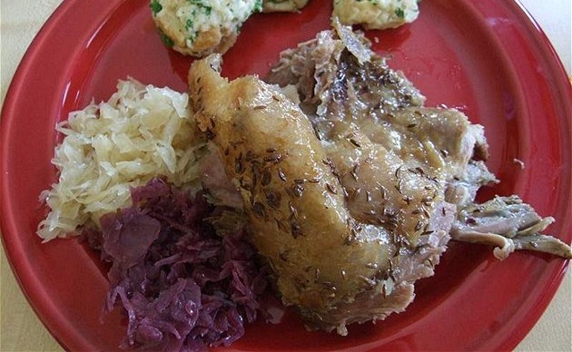 Svatomartinská husa krok za krokem: peče se sama bez kontroly 13 hodin