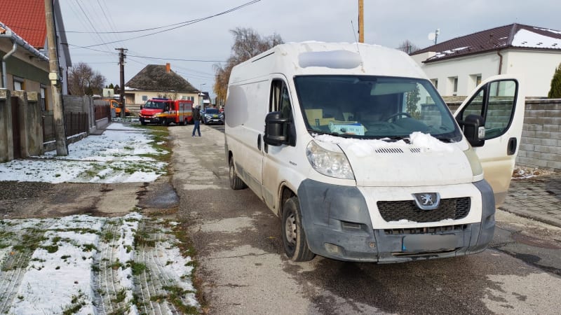 Tragédie na Slovensku: Mladý řidič při couvání srazil seniorku, ta na místě zemřela