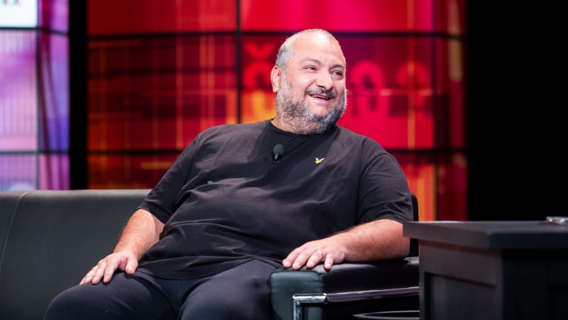 Hezucký z lůžka vtipkoval o pohřbu. V nemocnici zůstává na morfinu a jeho stav je važný