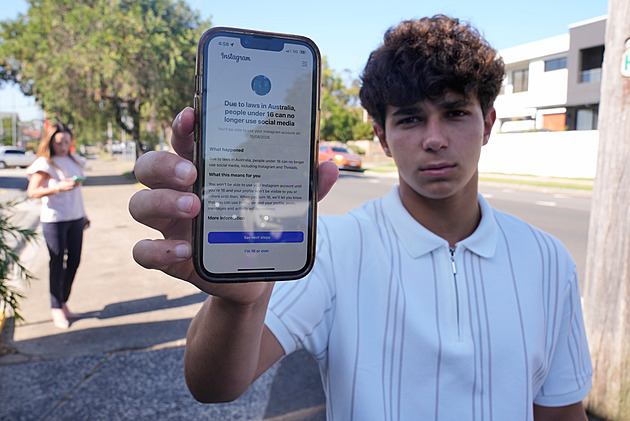 Žádný Instagram či YouTube. Austrálie jako první na světě zakázala dětem sociální sítě