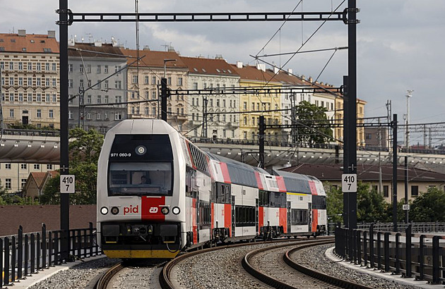 Od ledna ubude jedno pásmo. Dojíždění do Prahy bude levnější, ale jen pro někoho