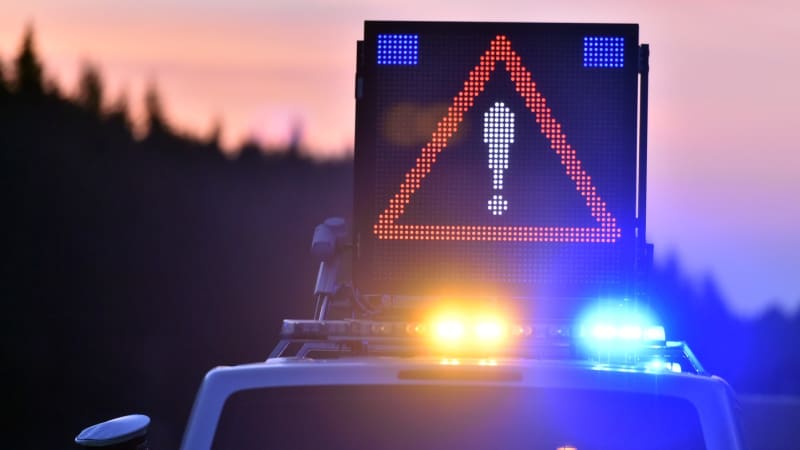 Nehoda ráno ochromila dopravu na Prahu: Dálnice D5 u Berouna stála. Tvořily se kolony