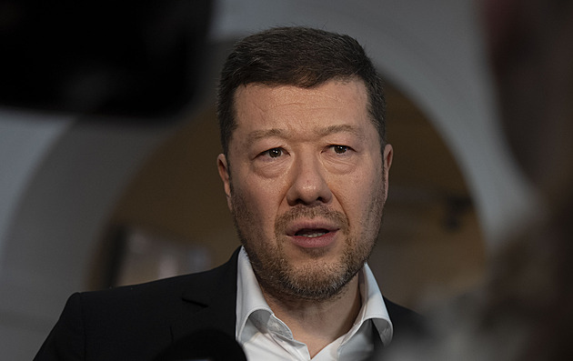 Okamura dostal po devíti letech pozvání do Otázek Václava Moravce