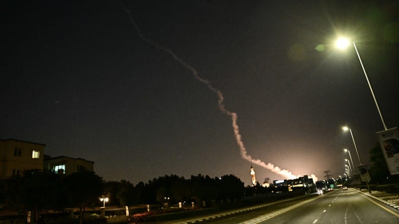 Výbuchy raket nás budí ze spaní, říká Češka v Dubaji. Rodina se ukryla v místnosti bez oken