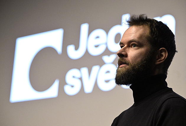 Začal dokumentární festival Jeden svět. Ocenění míří k běloruskému opozičníkovi