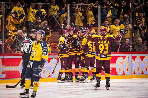Jihlavští hokejisté ovládli úvodní finále první ligy, Zlínu nasázeli pět gólů