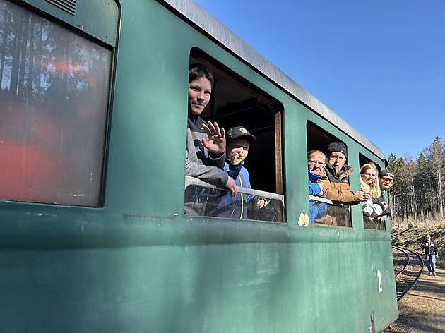 Úzkokolejka opět jezdí. Mrzí mě, že jsme zastínili kosmonauty, vtipkoval majitel