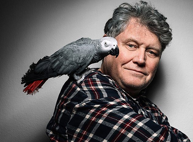 Světu nerozumím a řešení neznám. Dcerám proto v herectví nebráním, říká Hanuš