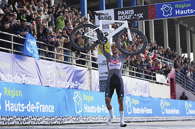 Paříž–Roubaix 2026: trasa, startovní listina, Češi. Kde sledovat živě?