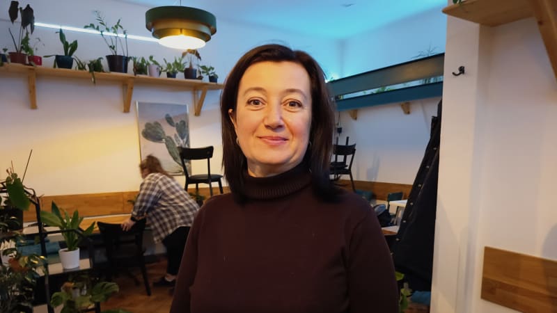 Zpověď Ukrajinky: V městečku máme 100 padlých, muž válčí a syn nechce za hranice