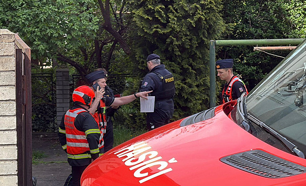 Při vyklízení sklepa našli v Nuslích radioaktivní thorium. Zasahují hasiči