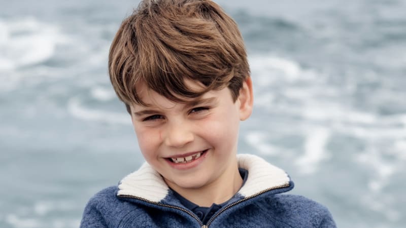 Nový portrét prince Louise nadchl fanoušky. Jeho rodinu letos čekají velké změny