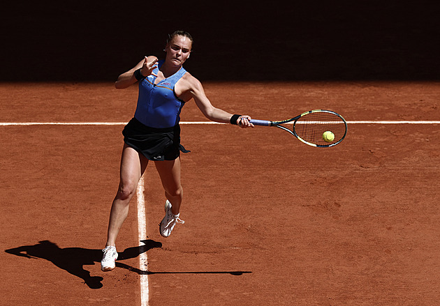 Roland Garros ONLINE: Menšík hraje druhé kolo, Bejlek nestačila na Šwiatekovou