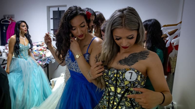 Skandál na romské miss: Zmizely šaty i finalistky. Slovenská organizátorka přiznala zklamání