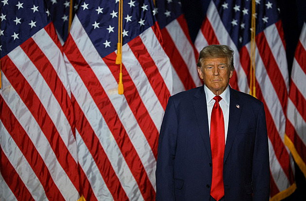 Chaos z primárek: Trumpovi koně padají už při startu, demokraty požírají radikálové